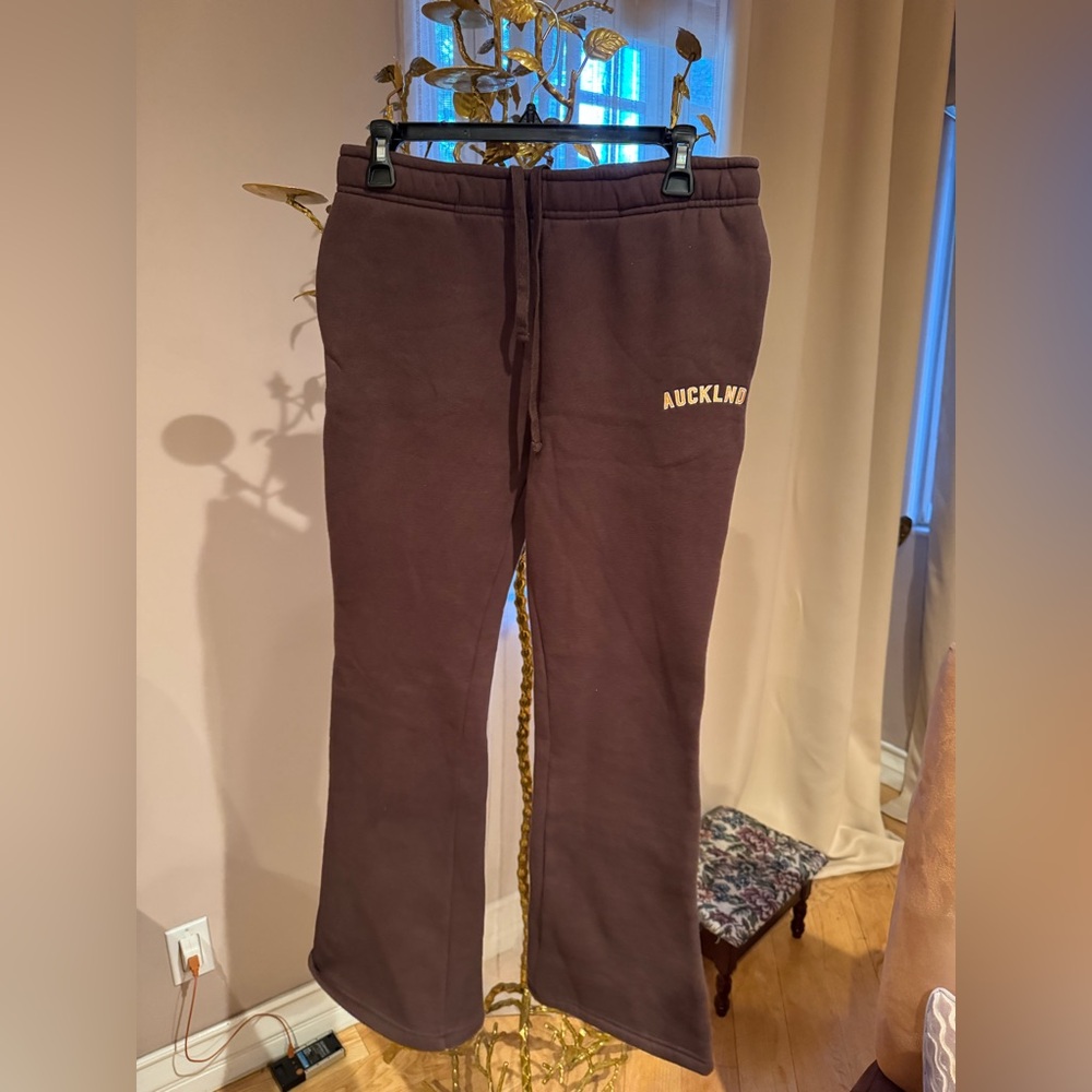 ECHT Flare Sweatpants : Auckland